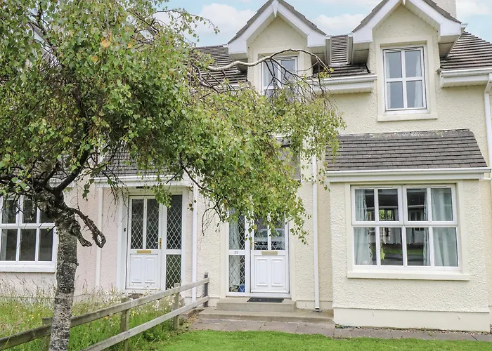 22 White Maples * Bundoran